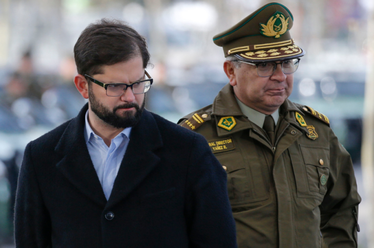 General director de Carabineros Ricardo Yanez y el Presidente Gabriel Boric