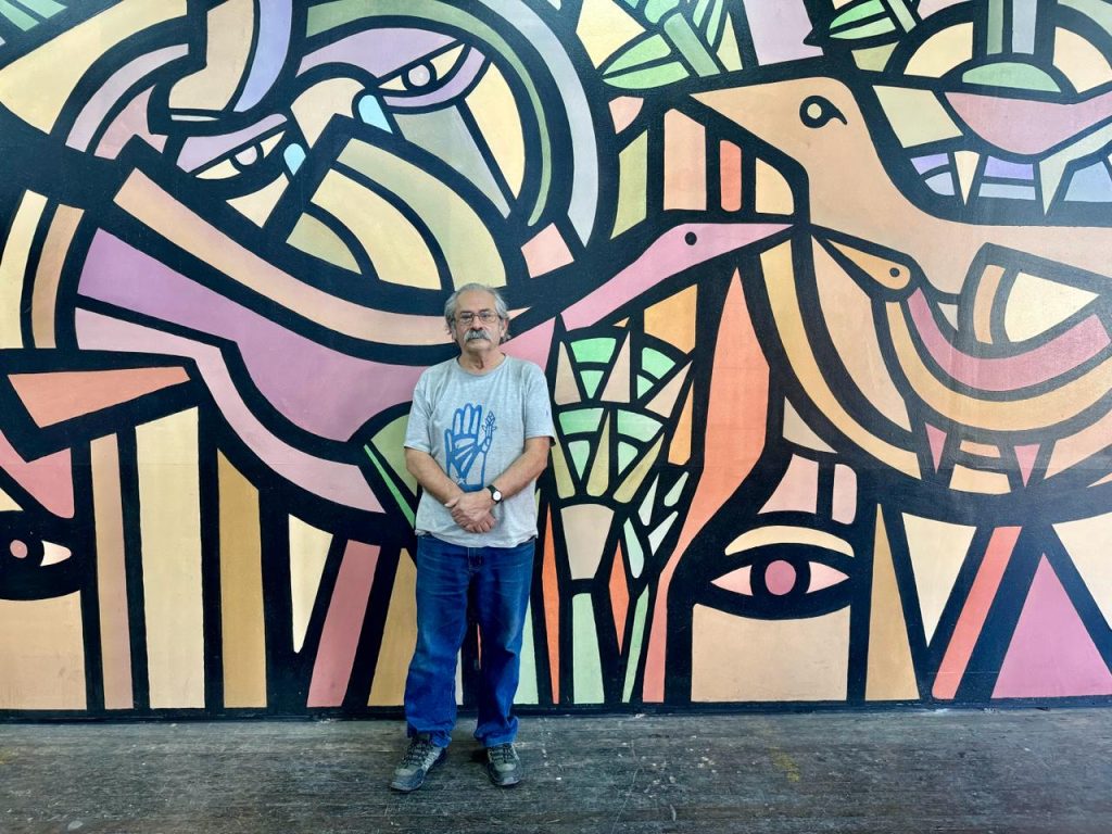 Alejandro “Mono" González ganó Premio Nacional de Artes Plásticas: “No soy el representante individual, sino que es un trabajo colectivo que viene desde la calle” 1 FotoMono