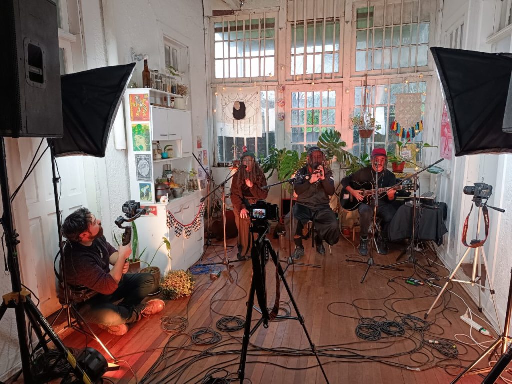"Suena Simple", el proyecto de difusión musical que reafirma que "todo es político" 1 WhatsApp Image 2025 09 05 at 14.12.43