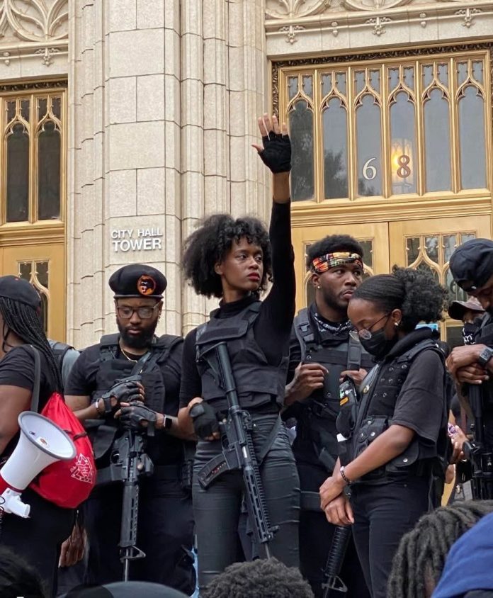 panteras negras 696x844 1