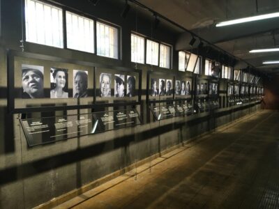 camarin de mujeres 1 400x300 1