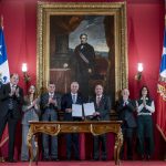 firma proyecto ley reconstruccion nacional.JPG 1440x2000 q70 subsampling 2