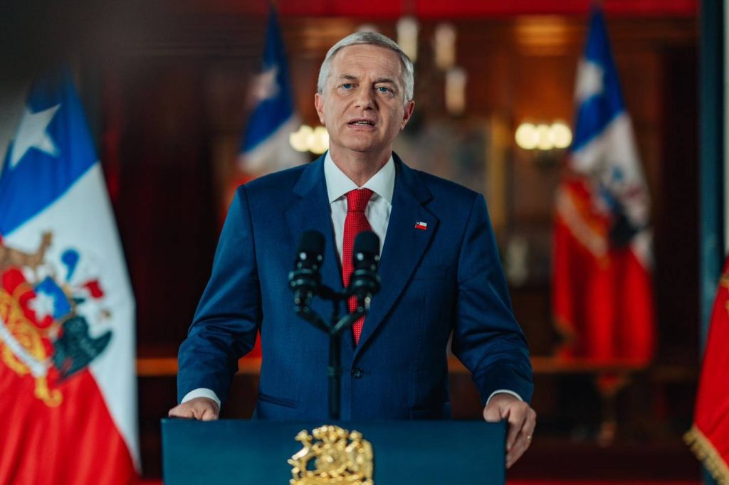 cadena nacional.jpeg 1440x2000 q70 subsampling 2