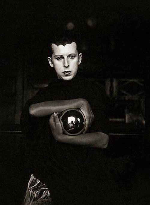 ¿Conoces a Claude Cahun? la artista que desafió el género e hizo creer a los nazis que existía una rebelión en sus filas 11 Claude Cahun Autoportrait 1927