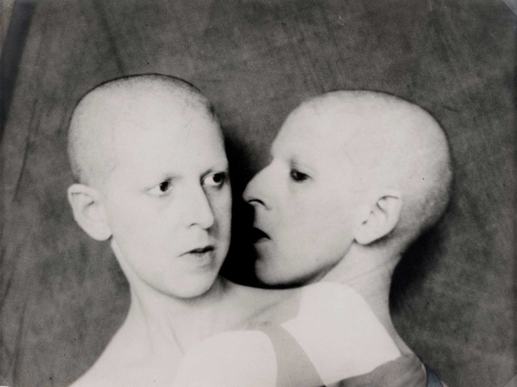 ¿Conoces a Claude Cahun? la artista que desafió el género e hizo creer a los nazis que existía una rebelión en sus filas 8 Claude Cahun Que me veux tu What do you want from me 1929 scaled 1